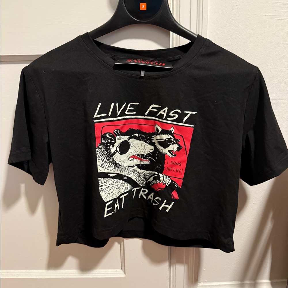 ROMWE Black Tee with Bold Graphic